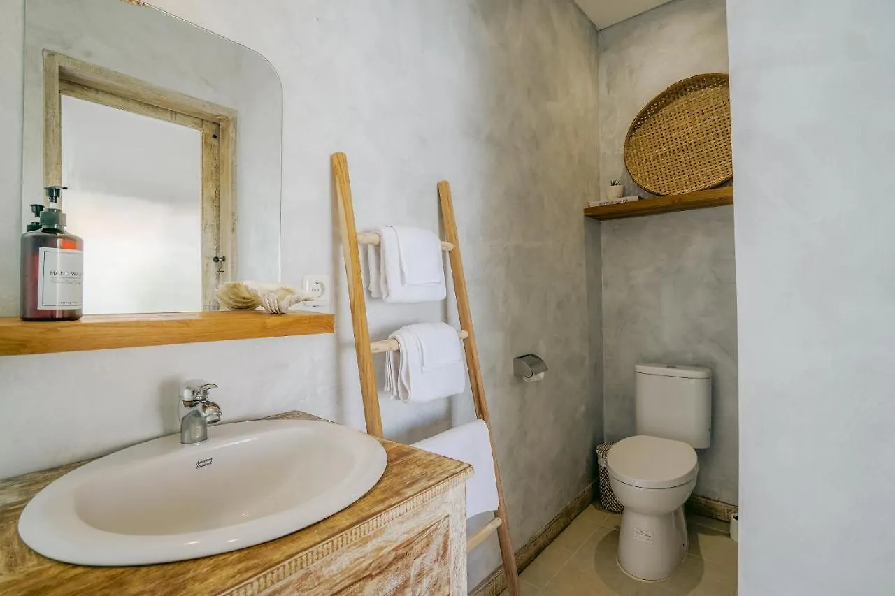 Villa Aarka - Chic Balinese Bohemian Retreat In Seminyak