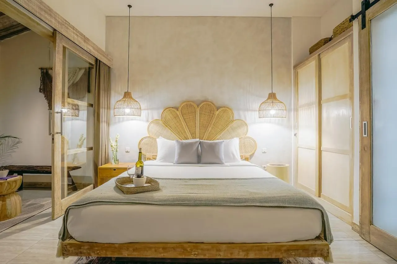 Villa Aarka - Chic Balinese Bohemian Retreat In Seminyak